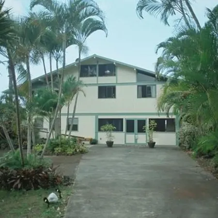 Hale-Hoola B & B